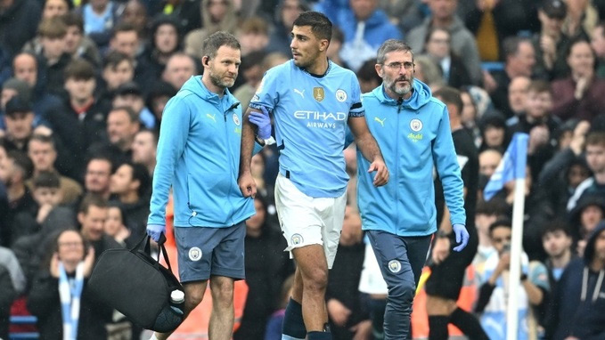 Rodri chấn thương khiến cỗ máy Man City hoạt động thiếu chính xác